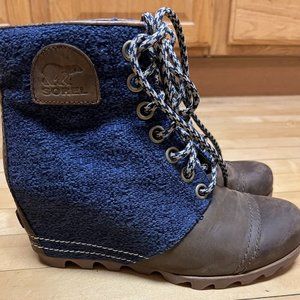 SOREL1964~ Brown Leather/Blue Fabric Distressed Wedge Ankle Boots~ 8.5
